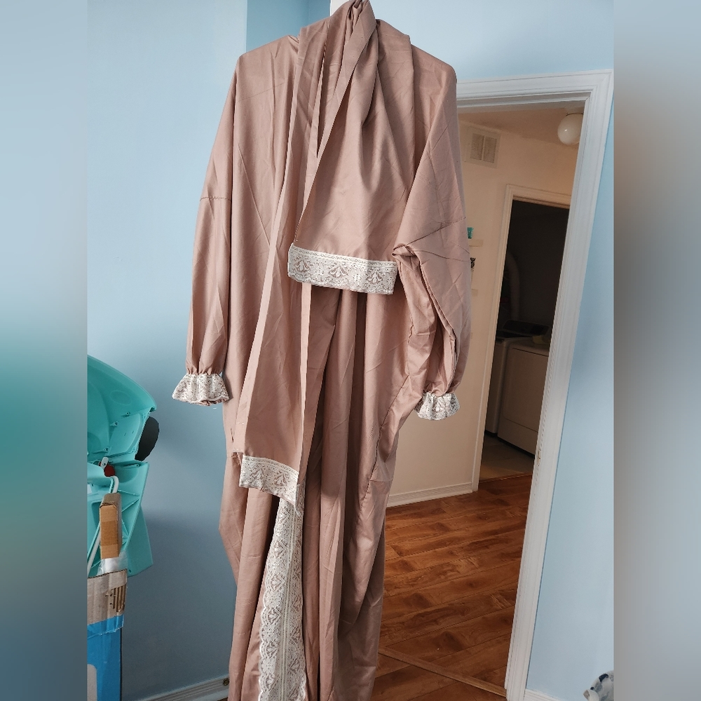 Muslim prayer abaya